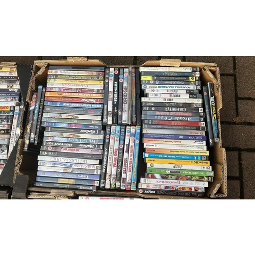 302 - Large qty of mixed movie dvds