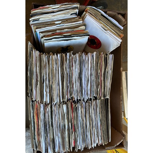 86 - Box of mixed music & artist singles