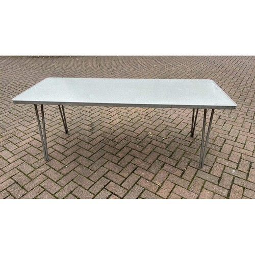 435 - Folding table