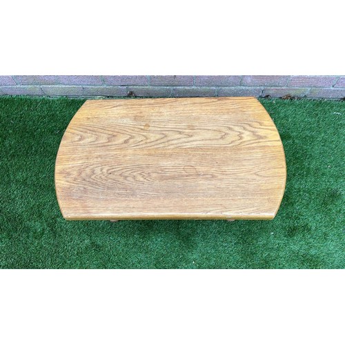 426 - Oak coffee table