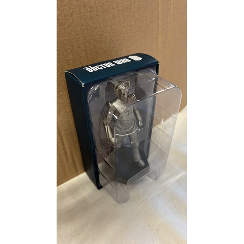 523 - New in box cylous cyberman 