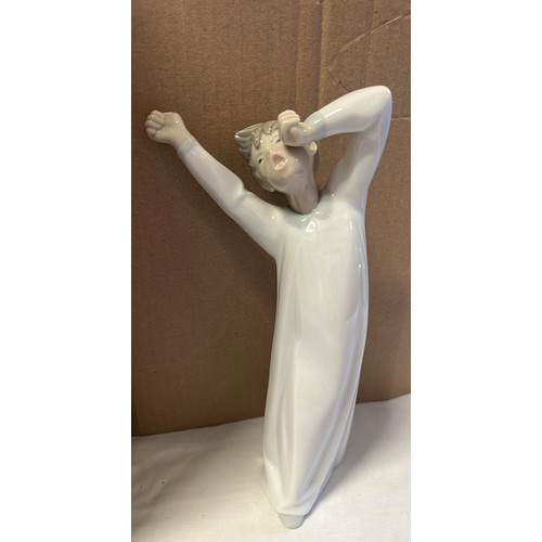 532 - Lladro yawning figure