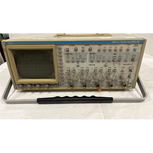 522 - Retro electronic oscilloscope