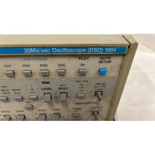 522 - Retro electronic oscilloscope