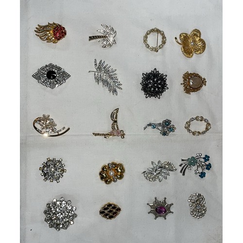 107 - 20 decorative broaches