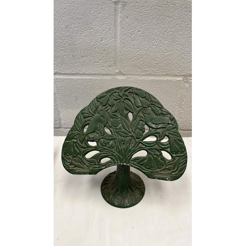 367 - GREEN METAL TREE SHAPED BOOK REST