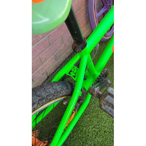 488 - 70s / 80s BMX STUNT BIKE MARK 2 SEE ALL PICTURES PLUS SPARE PAIR OF WHEELS