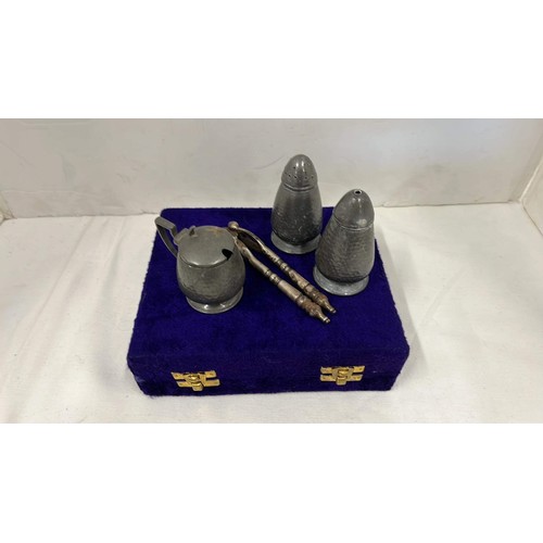 482 - TABLE PEWTER WARE