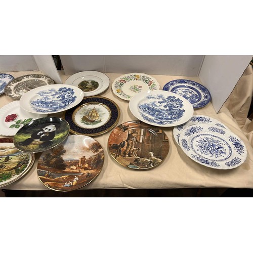 52 - QTY OF MIXED COLLECTORS PLATES