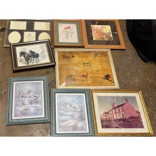 498 - MIXED ART WORK AND FRAMES