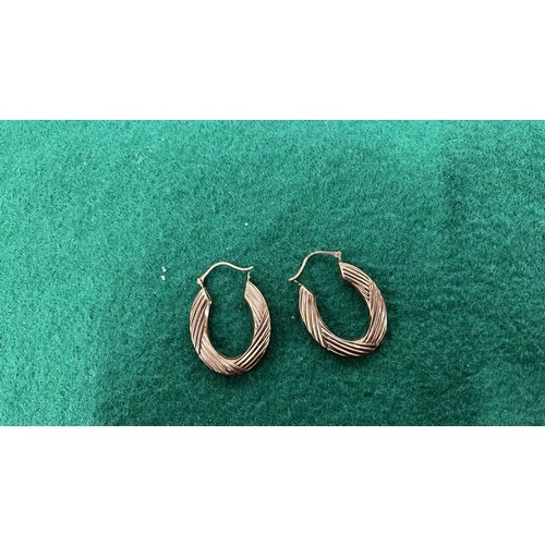 43 - 9ct gold hooped earrings total weight 1.33g