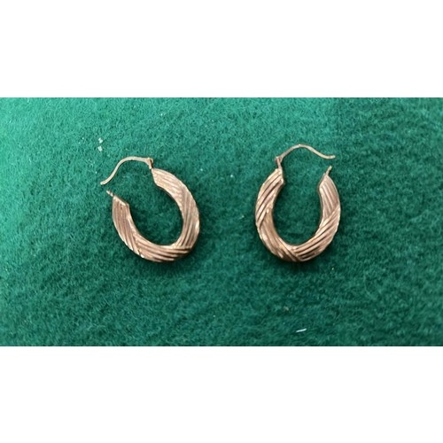 43 - 9ct gold hooped earrings total weight 1.33g