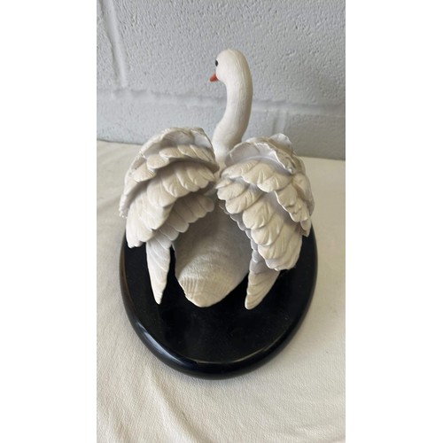 34 - LARGE SWAN FIGURE