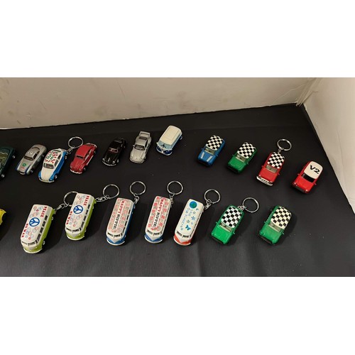 7 - VW KEY RINGS AND CARS