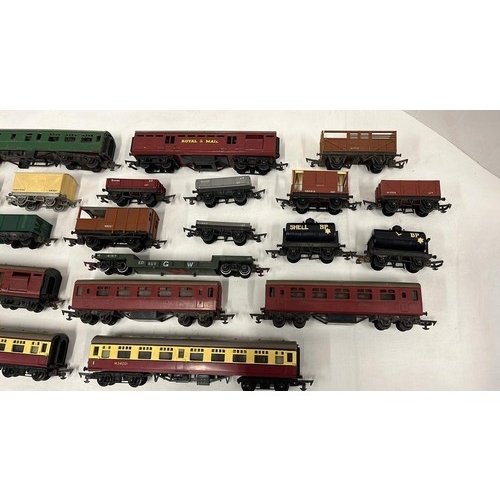 458 - TRIANG WAGONS & COACHES