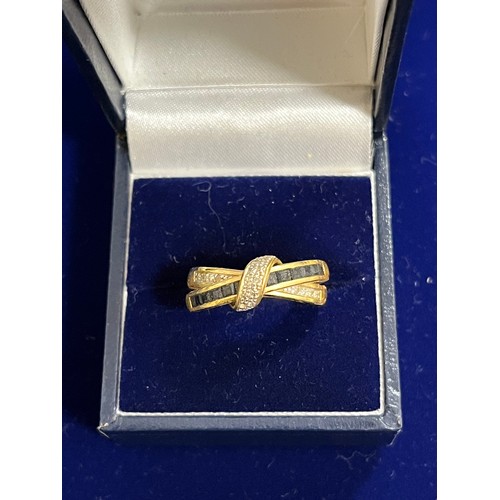 199I - 9ct gold and diamond ring - weight 3.80g