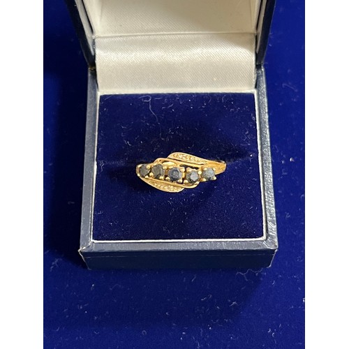 199J - 9ct gold and diamond ring - weight 3.10g