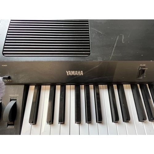 839 - YAMAHA ELECTRONIC PIANO SER NO 013240 IN BLACK / USED UNCHECKED