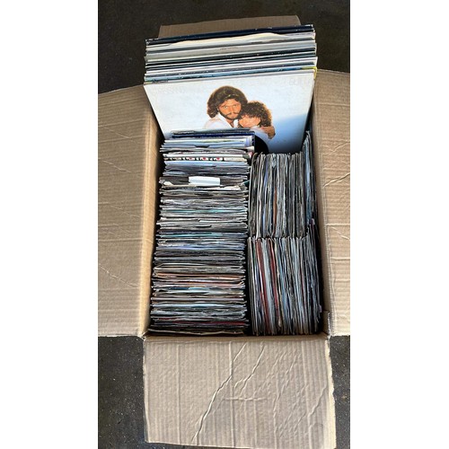 18 - MIXED ARTIST AND MUSIC - LPS AND 45s SINGLES