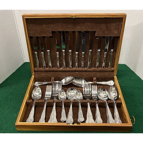 24 - WOODEN CASED CANTEEN CUTLERY SET