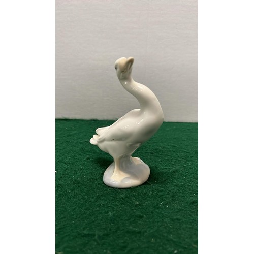 17 - LLADRO DUCK FIGURE