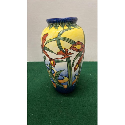 65 - COUNTRY ARTIST INSPIRATIONS TALL VASE