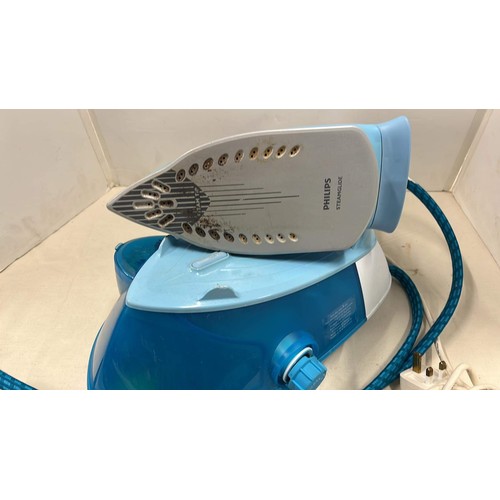 391 - PHILLIPS 7400 SERIES STEAM IRON