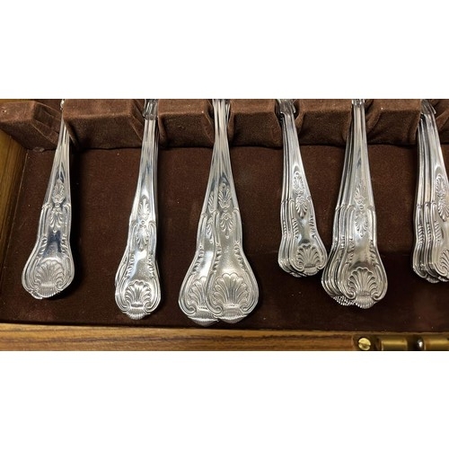 24 - WOODEN CASED CANTEEN CUTLERY SET