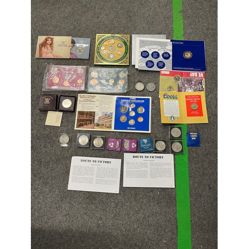 169 - MIXED YEAR COIN SETS , CROWNS PLUS £9 POUND FACE VALUE COINS SEE PICTURES