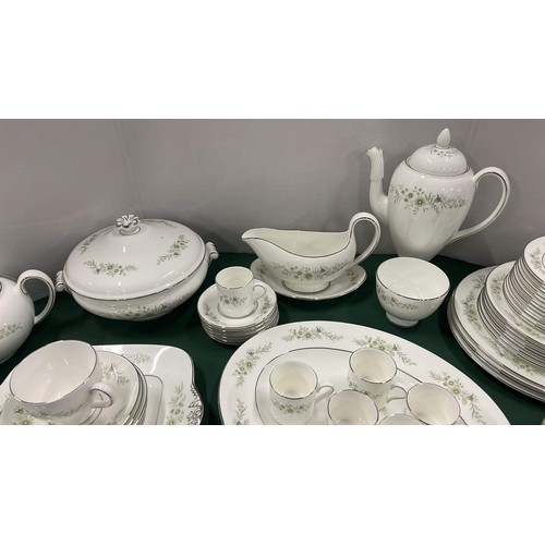 165 - 61 Pc wedgwood Westbury table ware