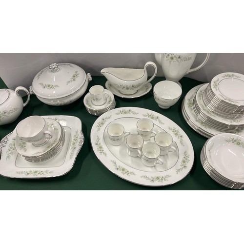 165 - 61 Pc wedgwood Westbury table ware