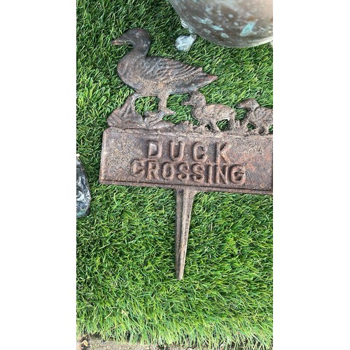 234 - ASSORTED METAL GARDEN WARES / DUCK CROSSING SIGN