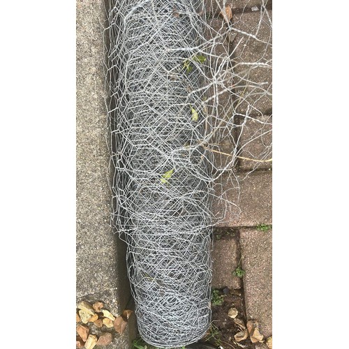 261 - PART ROLL OF NETTING WIRE