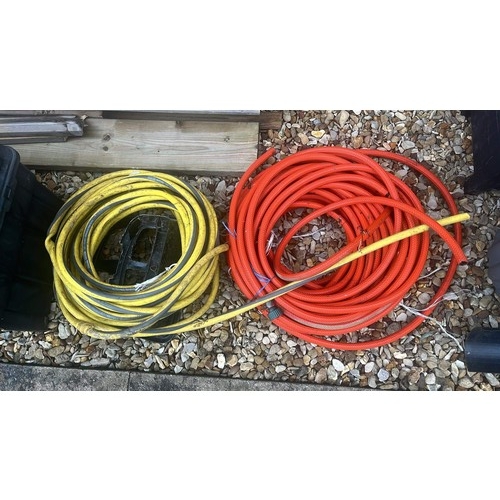 252 - MIXED HOSE PIPES AND POUND ACCESSORIES UNCHECKED