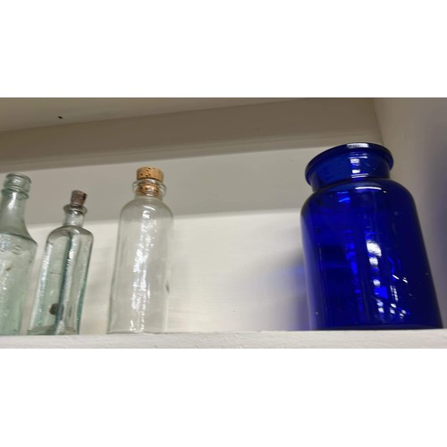 327 - QUANTITY OF MIXED SIZE AND COLOUR CHEMIST BOTTLES