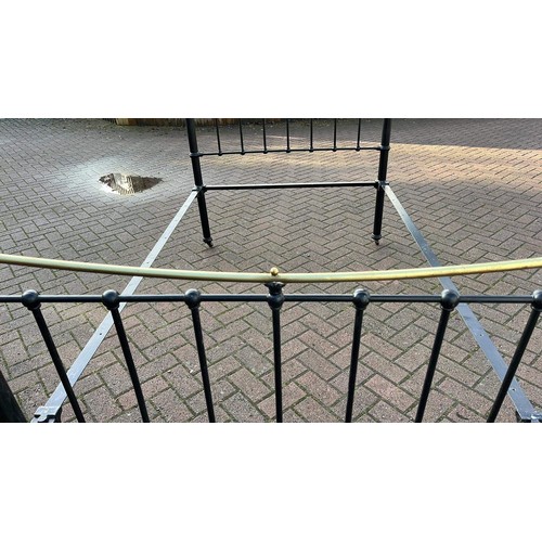 214 - 4ft metal and brass double bed frame