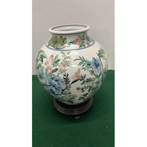 220 - LARGE ORIENTAL VASE ON STAND