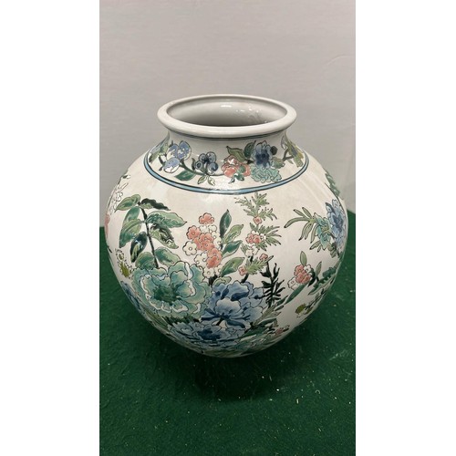 220 - LARGE ORIENTAL VASE ON STAND