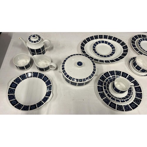 110 - 26 Pc MIDWINTER TABLE WARE