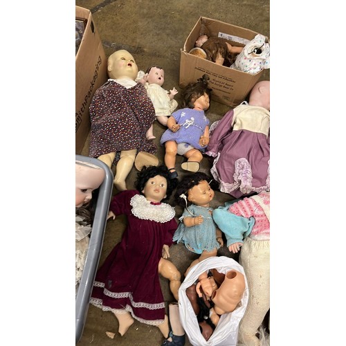 537 - COLLECTION OF VINTAGE CHINA DOLLS FOR RESTORATION SEE ALL PICTURES