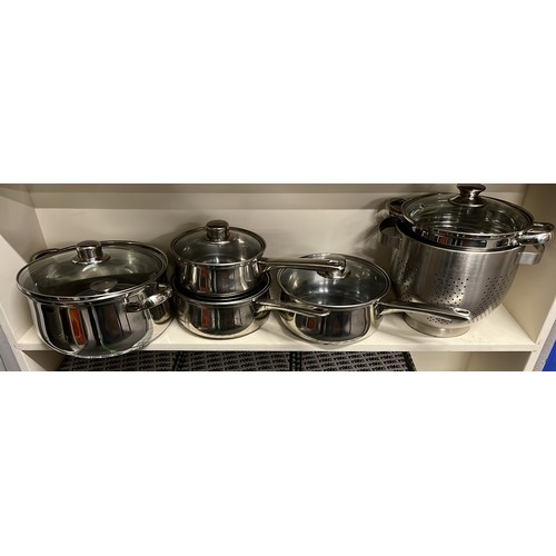 548 - STAINLESS STEEL SAUCEPAN SET