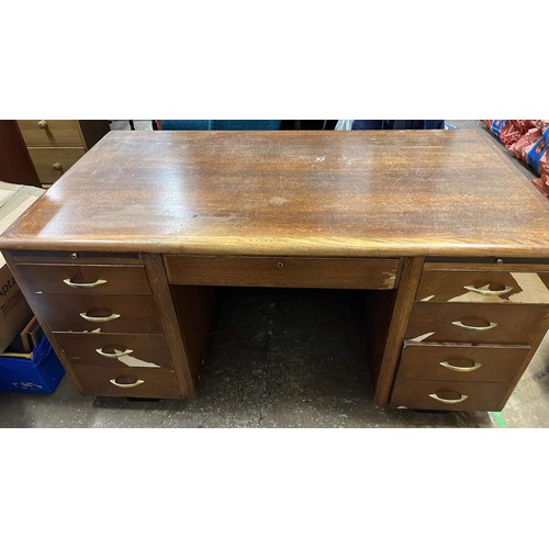 567 - OAK TWIN PEDESTAL OFFICE DESK SEE PICTURES