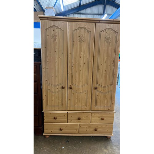 559 - PINE EFFECT COMBI WARDROBE