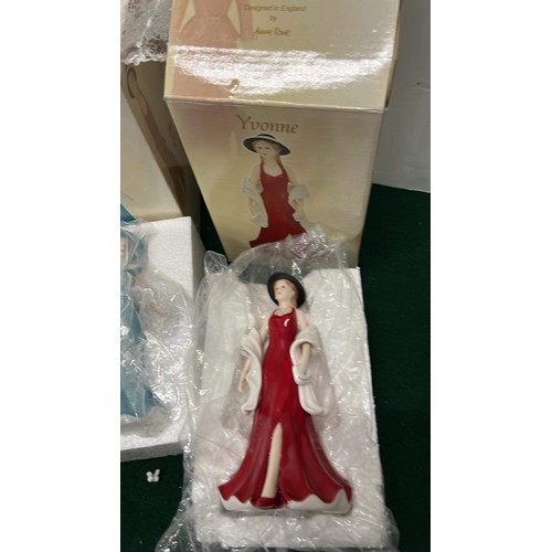 647 - 5 BOXED LEONARDO CHINA FASHION FIGURES. SEE ALL PICTURES