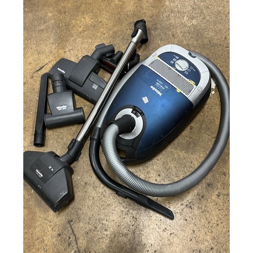 538 - MIELE VACUUM USED SEE PICTURES