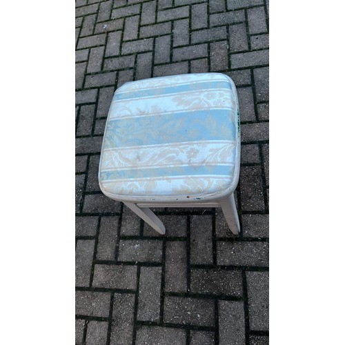 642 - RETRO STOOL WITH PADDED SEAT