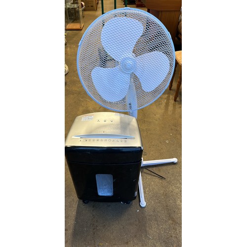 640 - OFFICE SHREDDER AND FAN