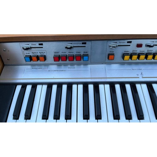 637 - E - ELKA CAPRI 101 ELECTRIC ORGAN