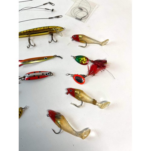 73 - COLLECTION OF FISHING LURES