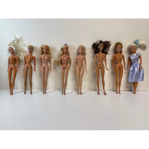 26 - 8 X MIXED JOINTED DOLLS USED